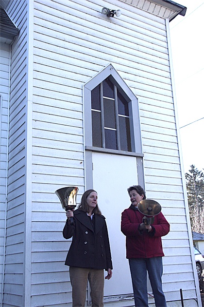Fall City United Methodist Church pastor Lee Carney Hartman and lay leader Sue Terbrueggen ring bells for climate justice. They along with Snoqualmie United Methodist church will be joining in on the movement for climate justice by ringing their steeple bells 350