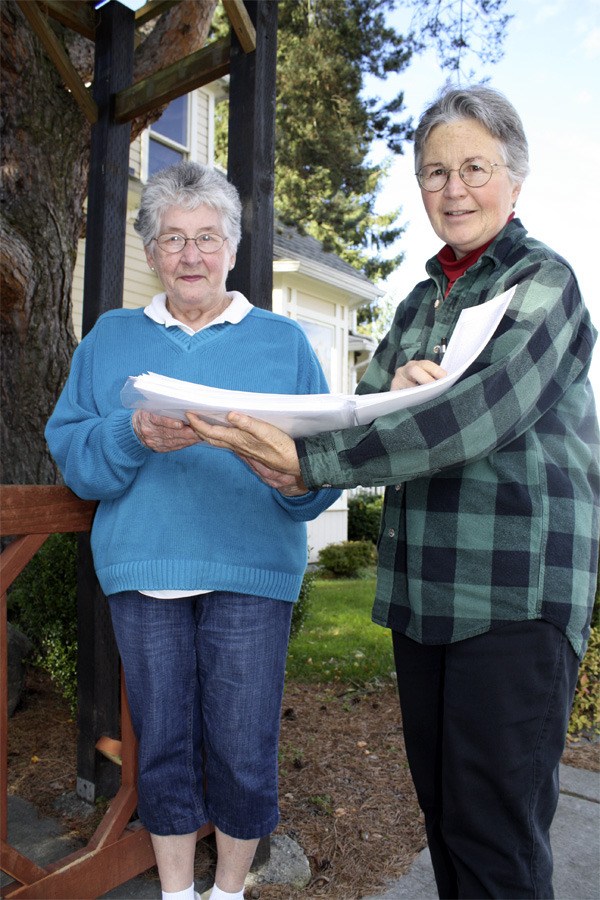 Janet Ewing and Ruth Pickering