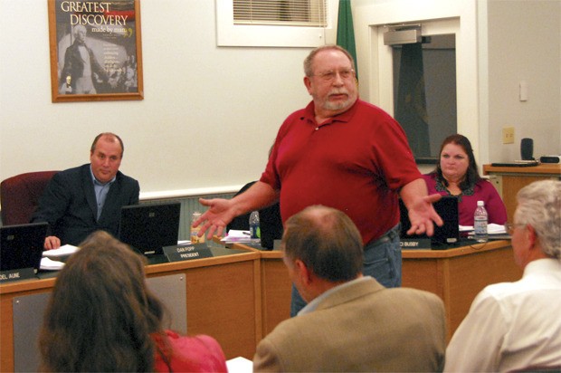 Snoqualmie Middle School teacher Jerry Hilburn spoke with verve about how much he hated to see the district so divided