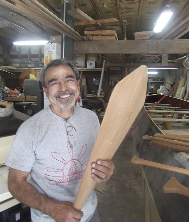 Master carver John Mullen to create a canoe, show ages-old craft at Fall City