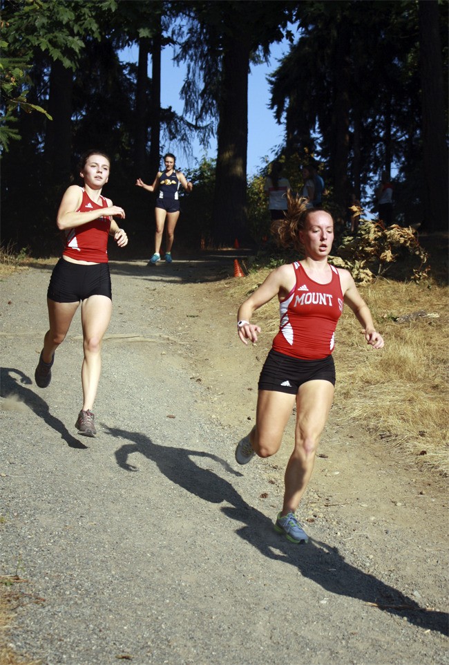 Mount Si girls runners Delaney Hollis