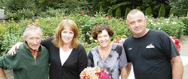 KING TV's Ciscoe, Meeghan Black visit Dahlia Barn