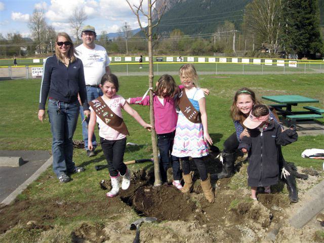 Arbor Day: Scouts, volunteers beautify North Bend's Torguson Park