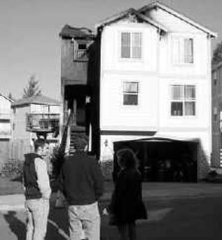 Fire damages Valley house