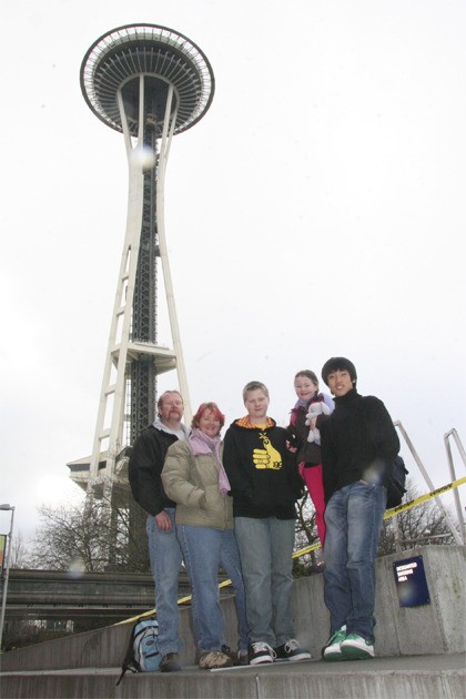 The Skylstad family of North Bend explores Seattle with Korean exchange student DoHeyung Kim