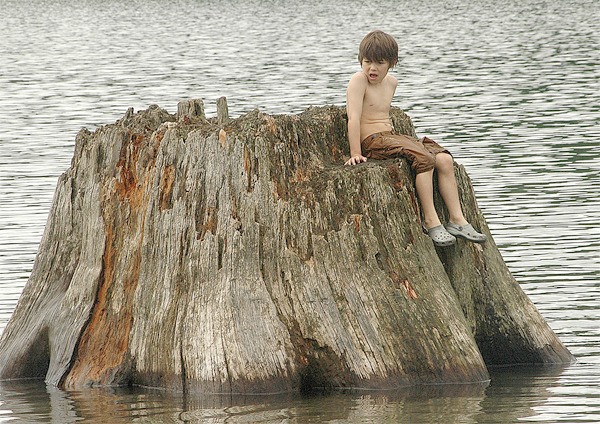 Rattlesnake Lake's scenery—and eye-catching stumps—draw visitors young and old.