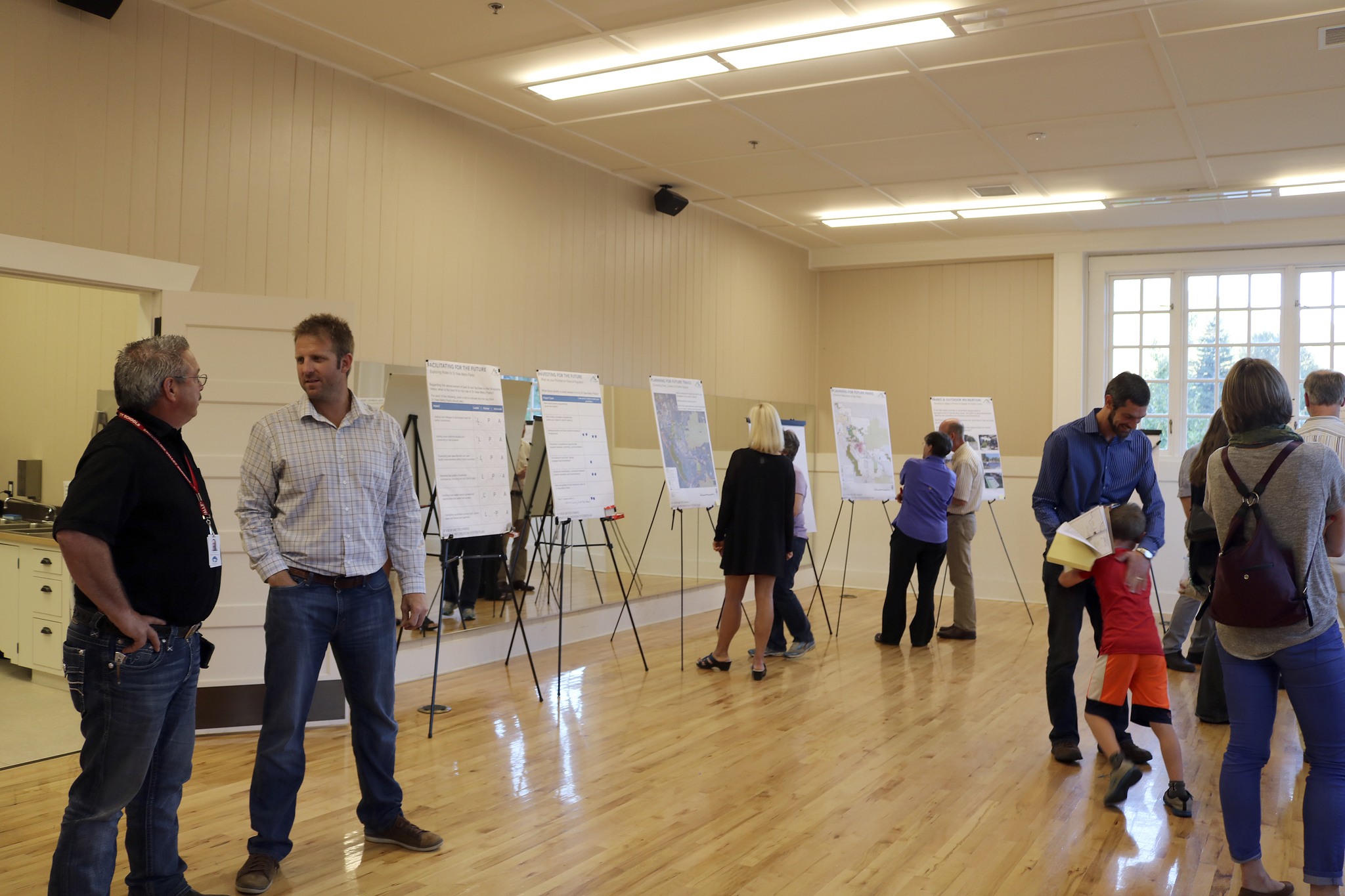 Si View Community Center welcomed visitors Sept. 14 to leave feedback on the future plans of the parks district.