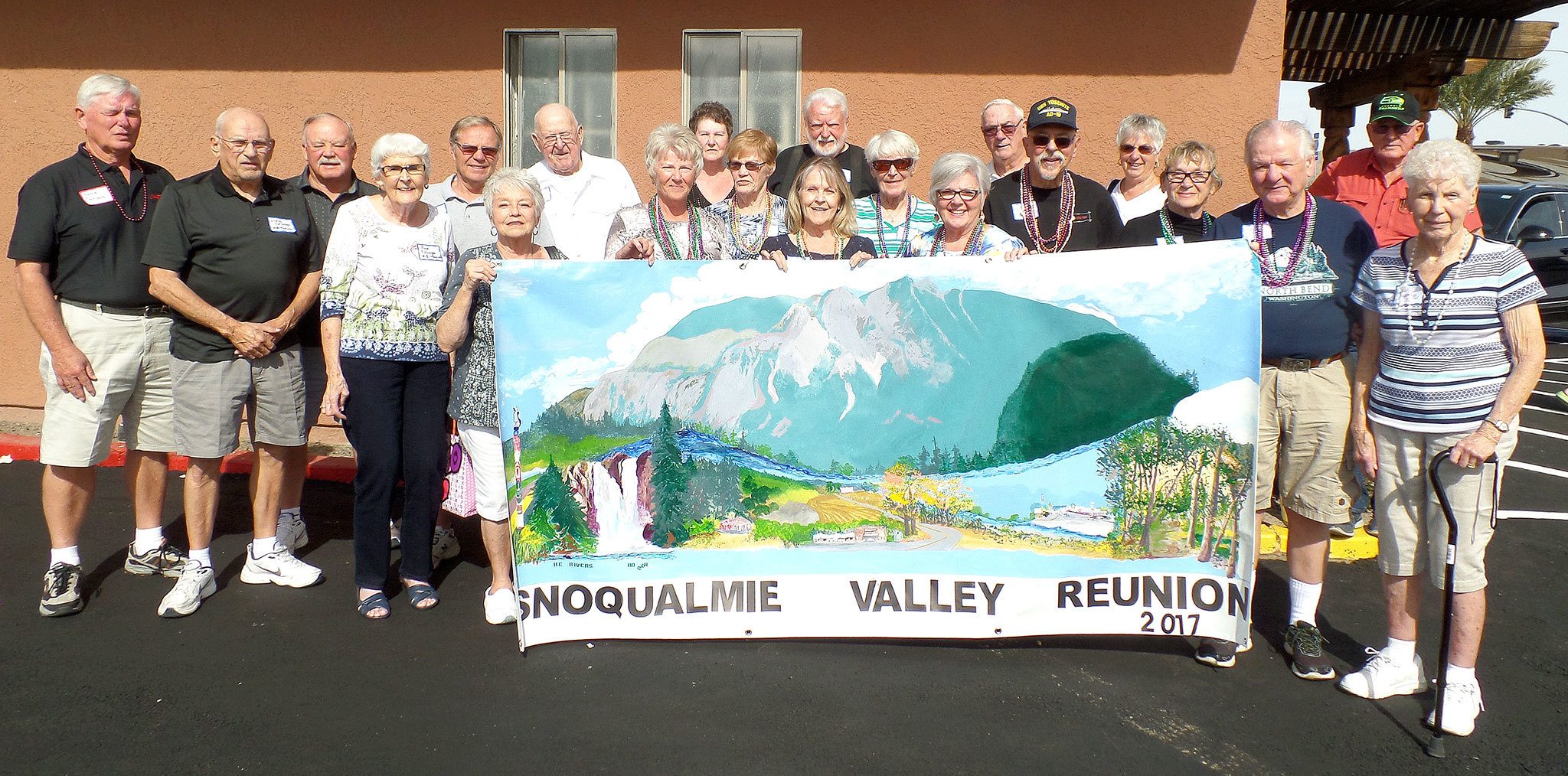 Members of the annual Snoqualmie Valley Snowbirds reunion in Yuma, Ariz., pose for a photo.