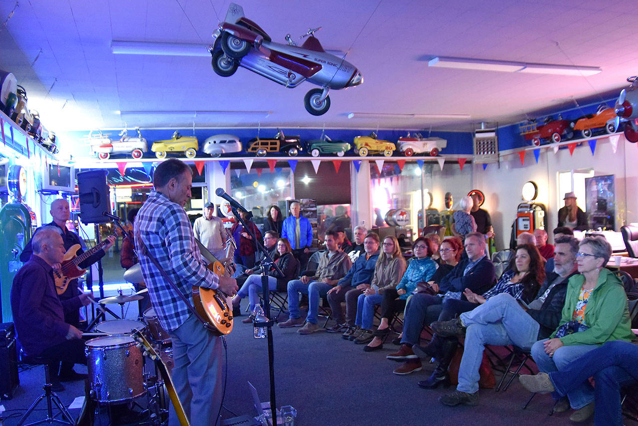 Brian Lee and the Orbiters play to an appreciative crowd at Chaplin&rsquo;s. (Carol Ladwig/Staff Photo)