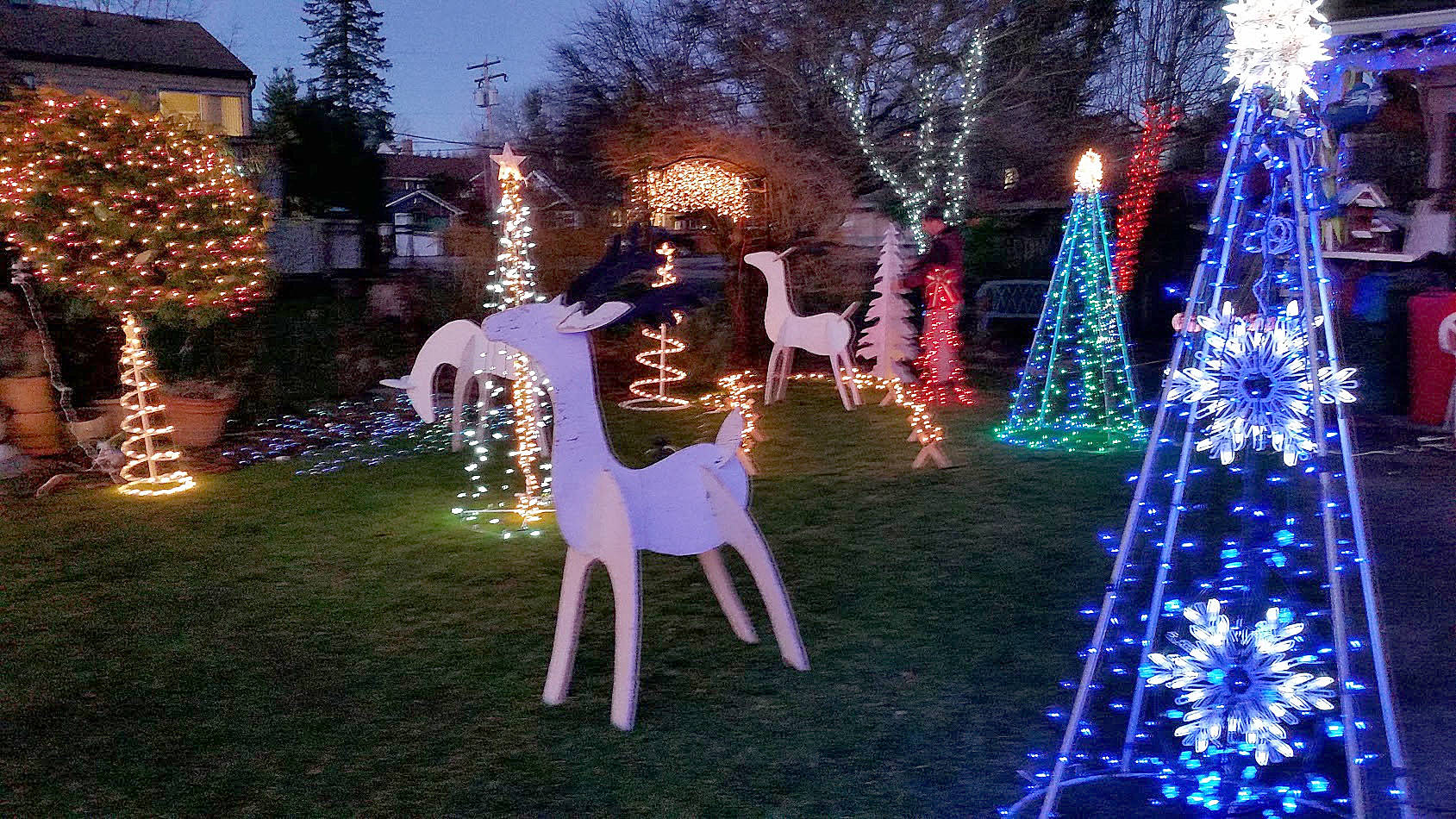 First place in the 2017 Snoqualmie Holiday Lights Contest was the Tarlton home, on Silva Avenue in historic downtown Snoqualmie. (Courtesy Photo)