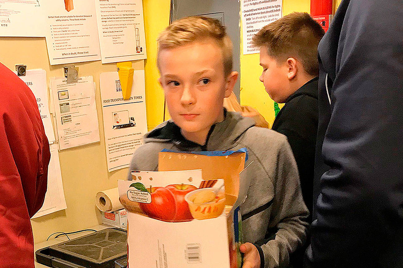 11U baseball team adds service component to regimen, donates food to Snoqualmie Valley Food Bank