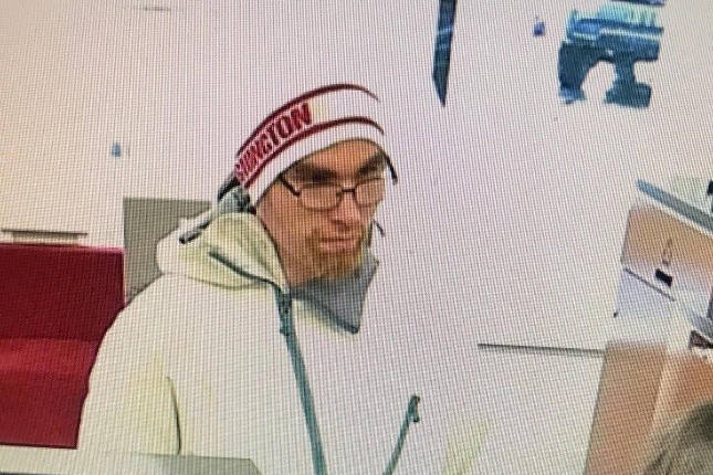 Police search for suspect in North Bend bank robbery