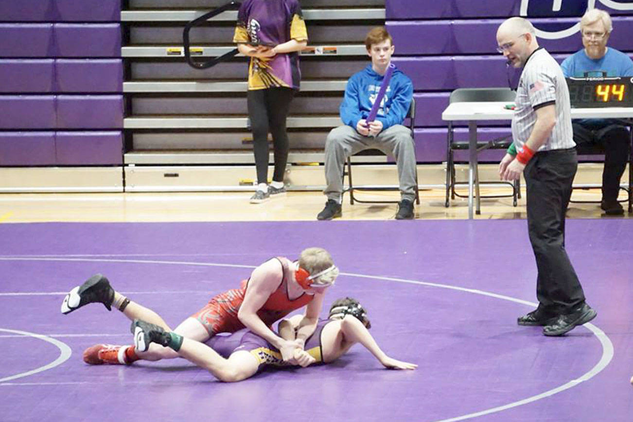 Mount Si Wrestlers complete season undefeated, place second at KingCo Championships