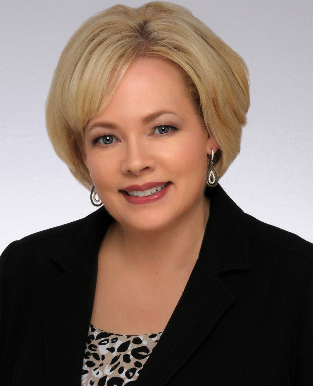 Top agent Mary Lee developed her Ultimate Home Selling Success System in 2005, creating a much better experience and outcome for home sellers.
