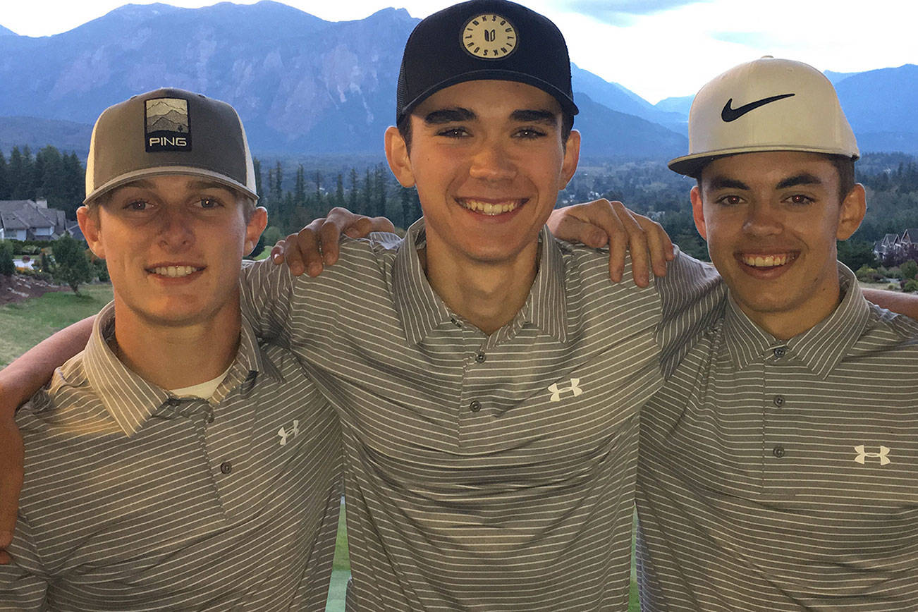 Mount Si golfers tee off season with victories