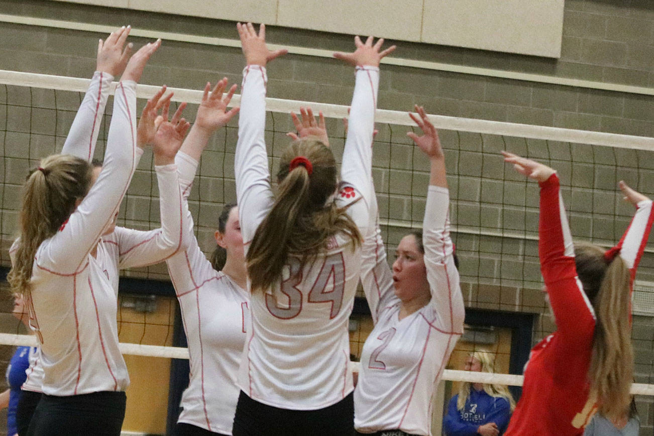 Mount Si bounces into district volleyball tournament
