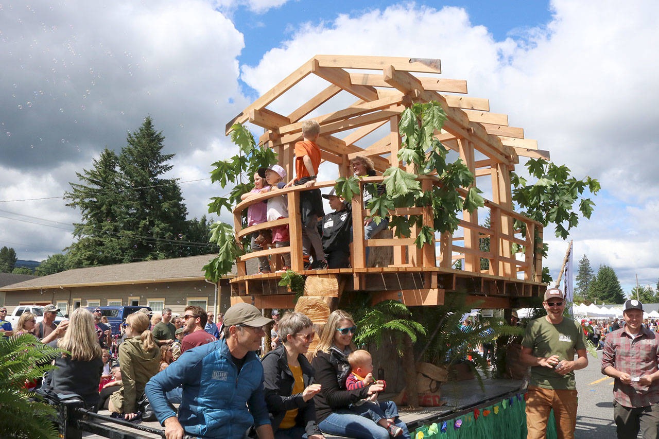 Nelson Treehouse and Supply’s float won first place in the parade awards. Evan Pappas/Staff Photo