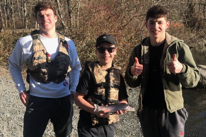 Mount Si students fishing to get outside