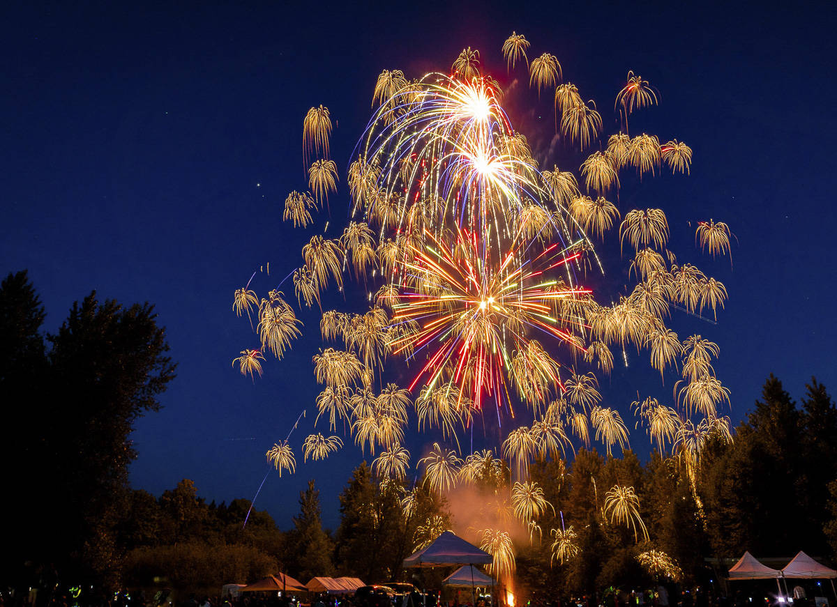 A fireworks show by Western Display Fireworks. Courtesy of Photography Enthusiasts of Duvall