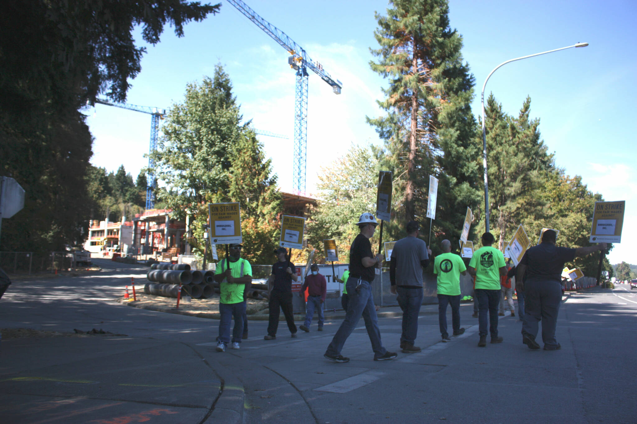 NW Carpenters Union members strike in front of Redmond Facebook campus construction site (Photo by Cameron Sheppard)