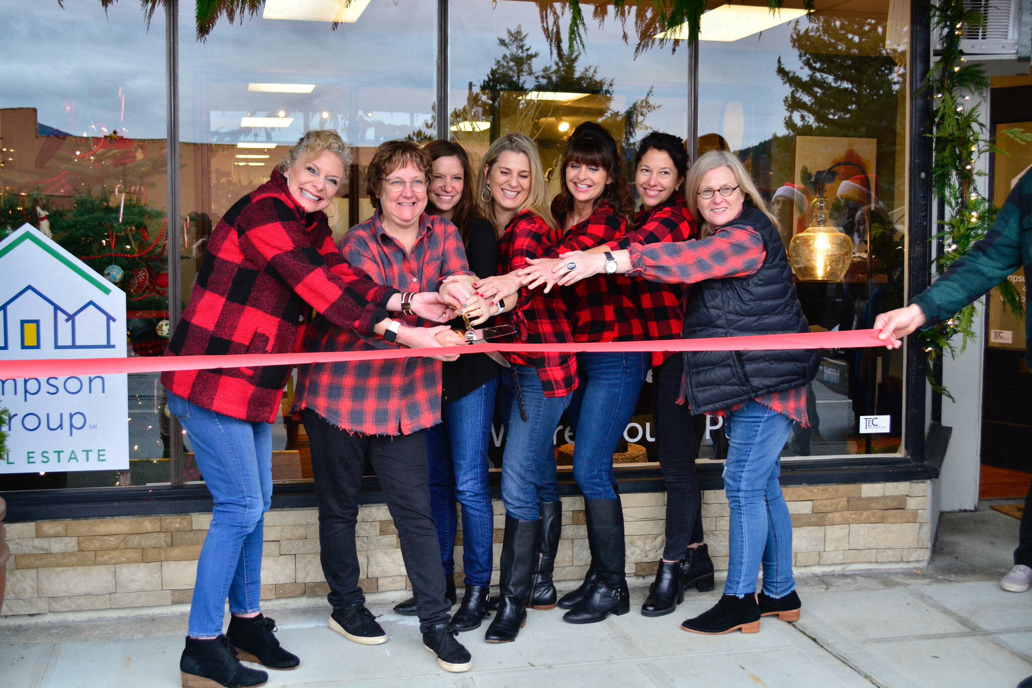 Members of Simpson Group Real Estate team at its grand opening on Nov. 27: (L to R) Sandy Navidi, Karin Simpson, Debi Hill, Karin Ayling, Michelle Brucchieri, Kim Thayer and Alyssa Sprague. Courtesy Photo.
