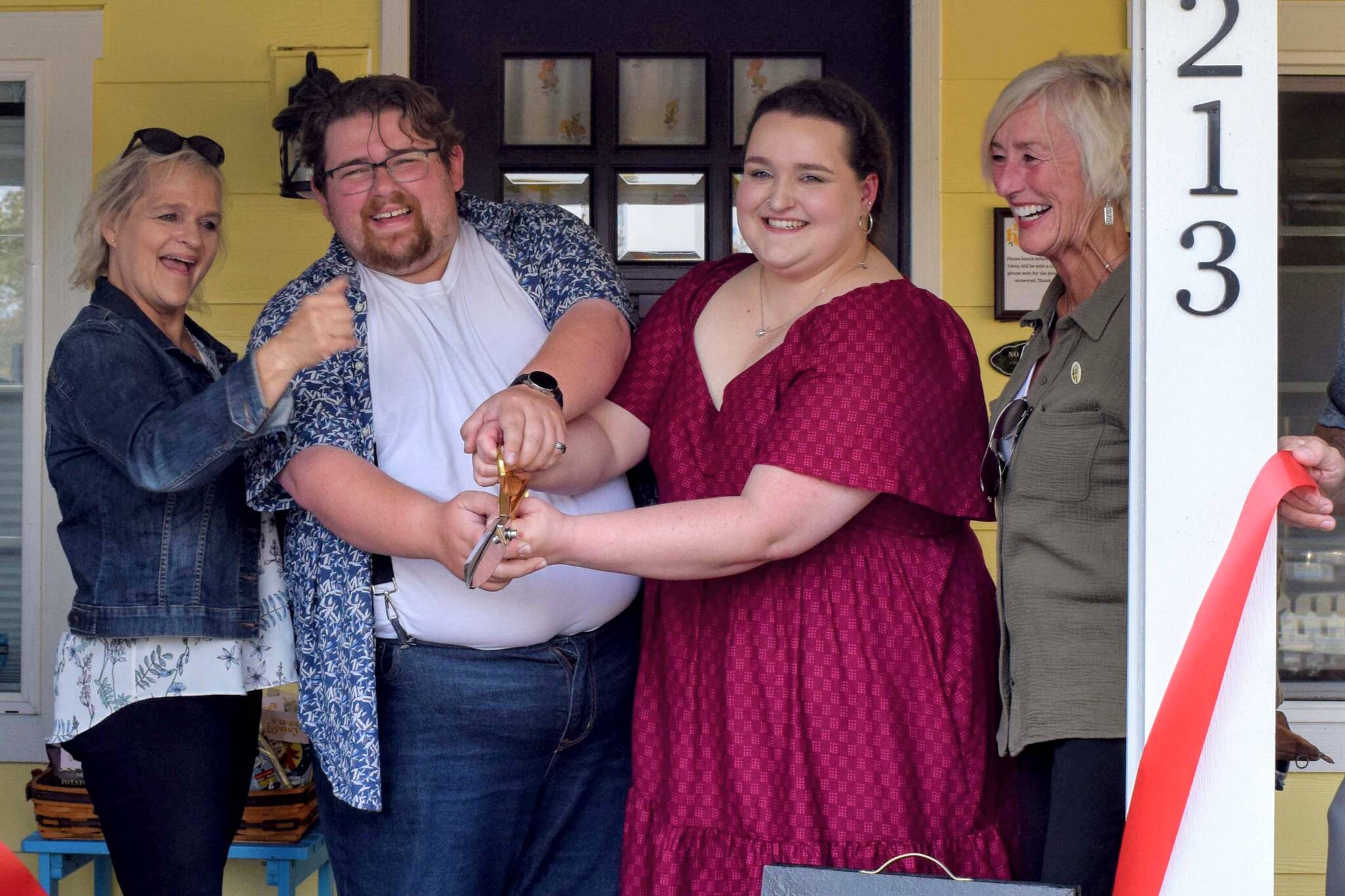 Photo by Conor Wilson/Valley Record
Sarah Green (center right) celebrates the grand opening of Sweet Honey Esthetics with her mom, Heidi, and fiancé, Jay, on Sept. 21. The spa is at 213 Main Ave. North in North Bend.