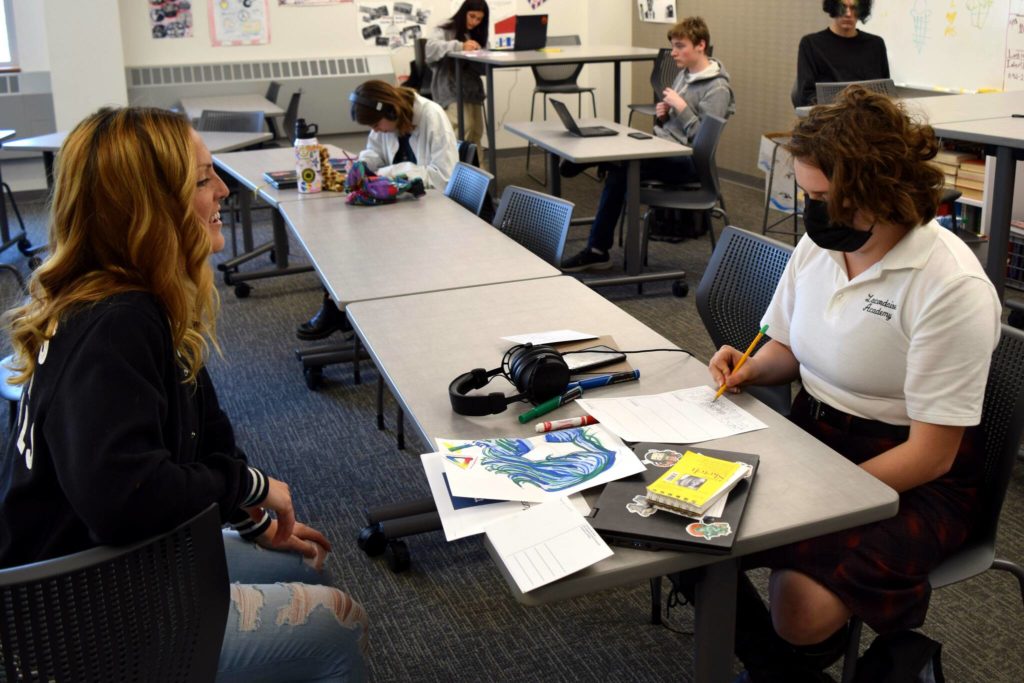 Two Rivers alum gives back with new mural in North Bend Snoqualmie