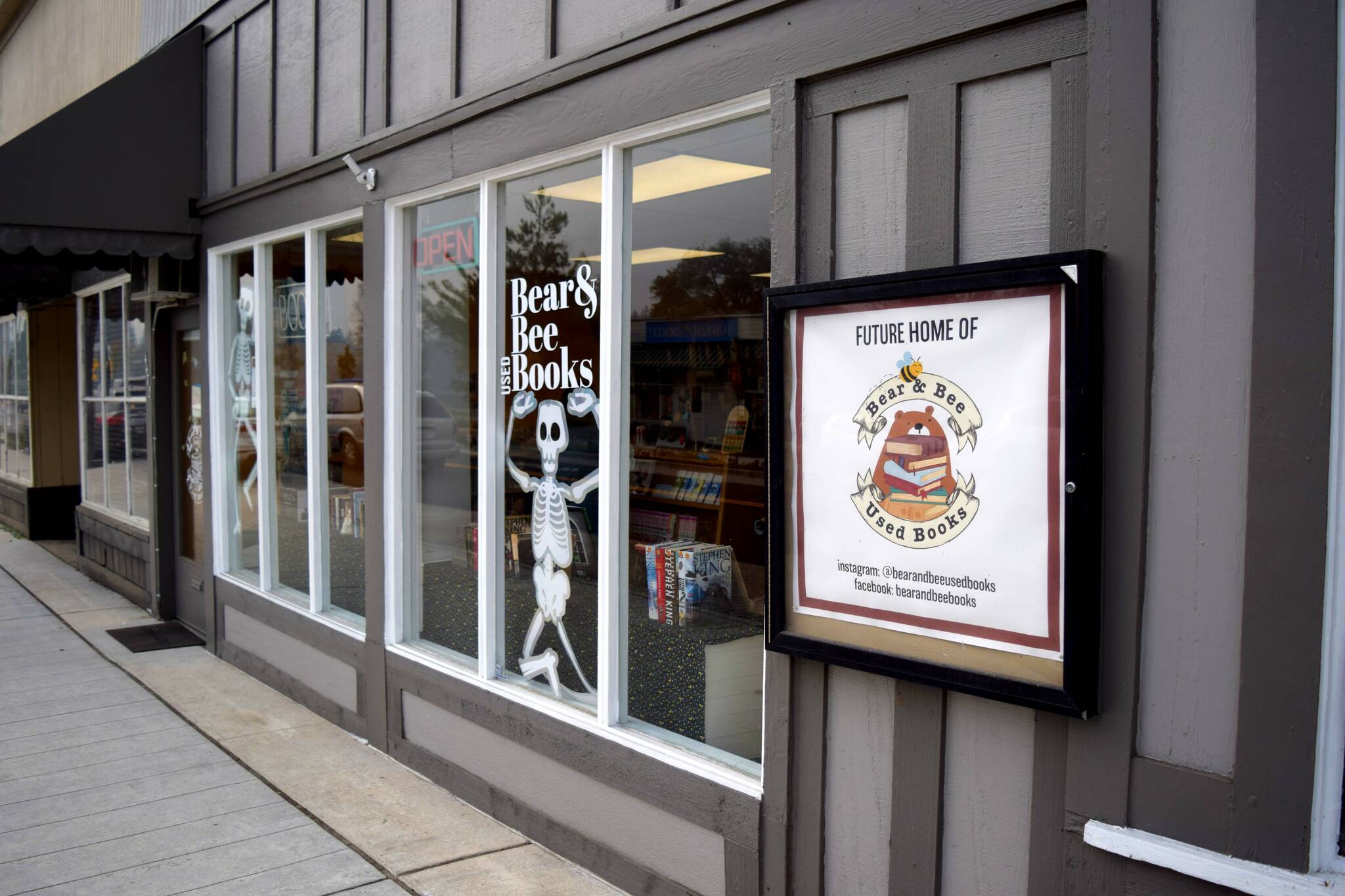 The outside of Bear and Bee Used Books in Carnation. The Valley’s newest book store is at 4473 Tolt Avenue. Photo Conor Wilson / Valley Record.