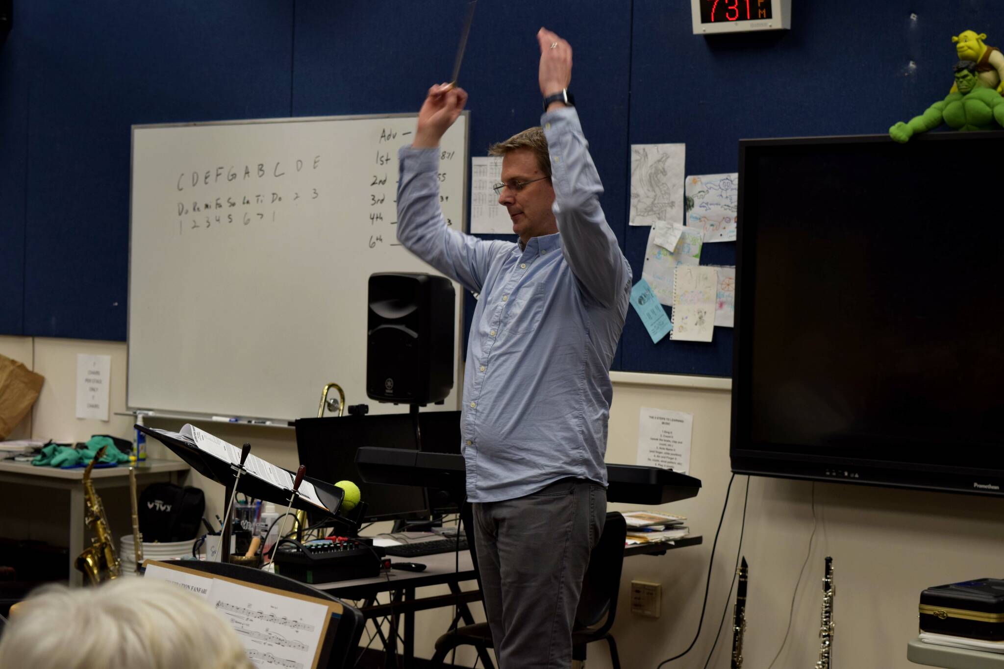 Photo by Conor Wilson/Valley Record.
Band Director Mike Herb conducts the SnoValley Winds band.