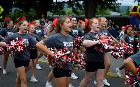 Mount Si Junior Cheer during the Snoqualmie Days Grand Parade. Photo by Conor Wilson/Valley Record