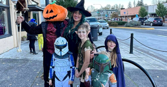 All photos courtesy of the North Bend Downtown Foundation.
About 1,000 trick-or-treaters, plus adults, gathered in downtown North Bend for the Trick-or-Treat Street on Oct. 28. Over 50 businesses participated in the annual event, handing out candy and decorating their storefronts.