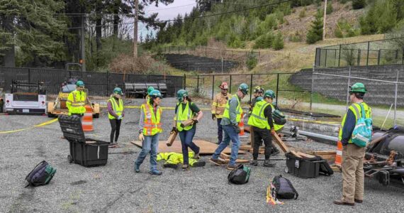 Issaquah CERT program participants exercising their rescue skills during a cribbing drill. Photo courtesy of Issaquah CERT