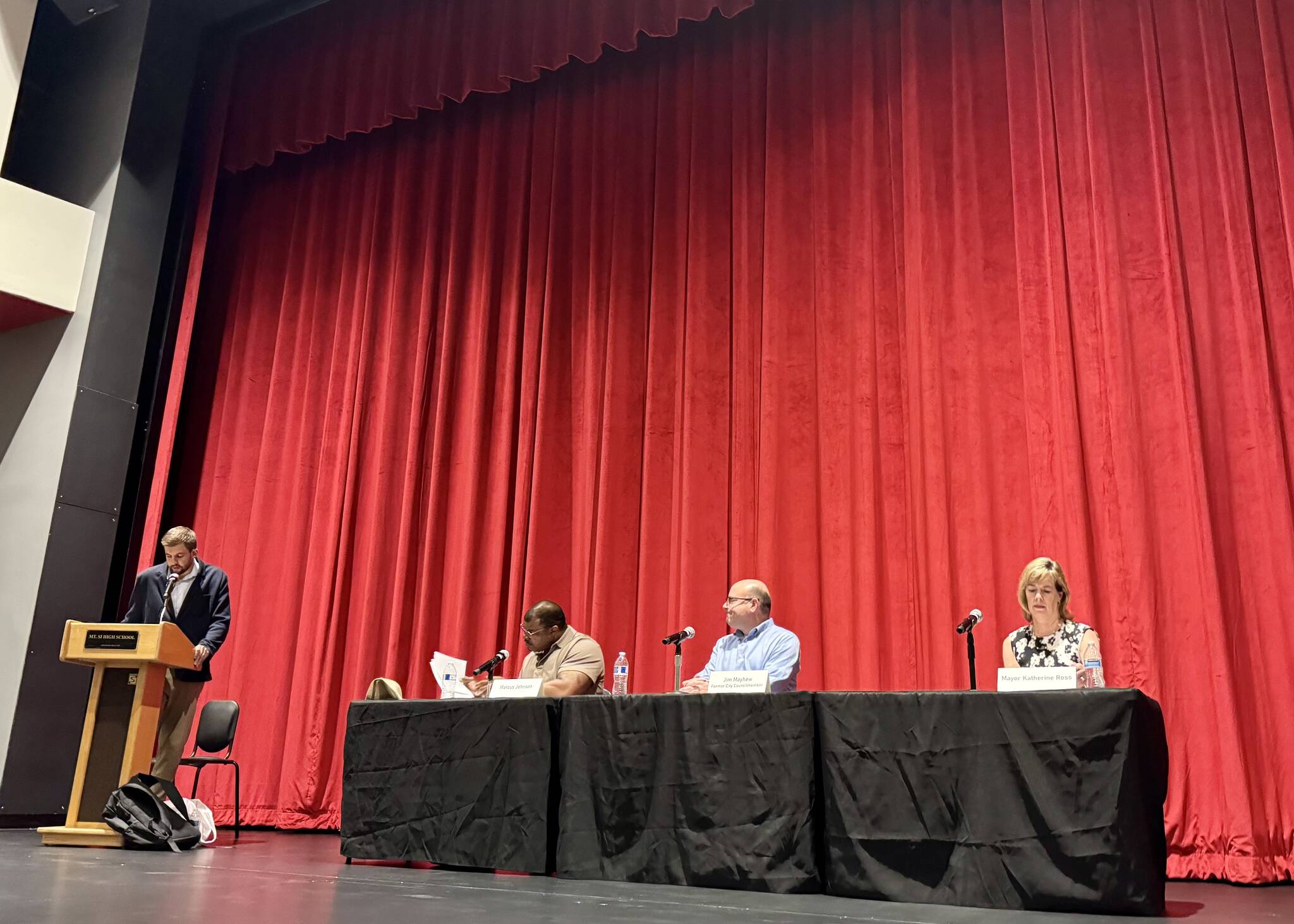Snoqualmie mayoral candidates participate in a forum at the Mount Si High School auditorium, July 17, 2025. (Grace Gorenflo/Valley Record)