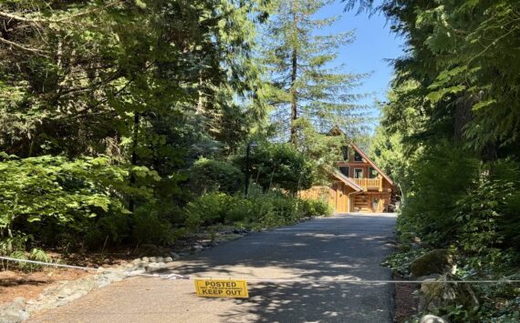 The Lake Alice home of the Humiston family has a no trespassing sign posted at the end of the driveway, July 11, 2025. (Grace Gorenflo/Valley Record)