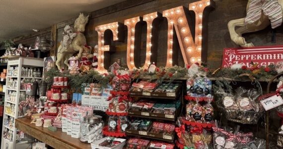 The holidays have arrived at Carousel gift shop in Snoqualmie, Nov. 6, 2025. Grace Gorenflo/Valley Record