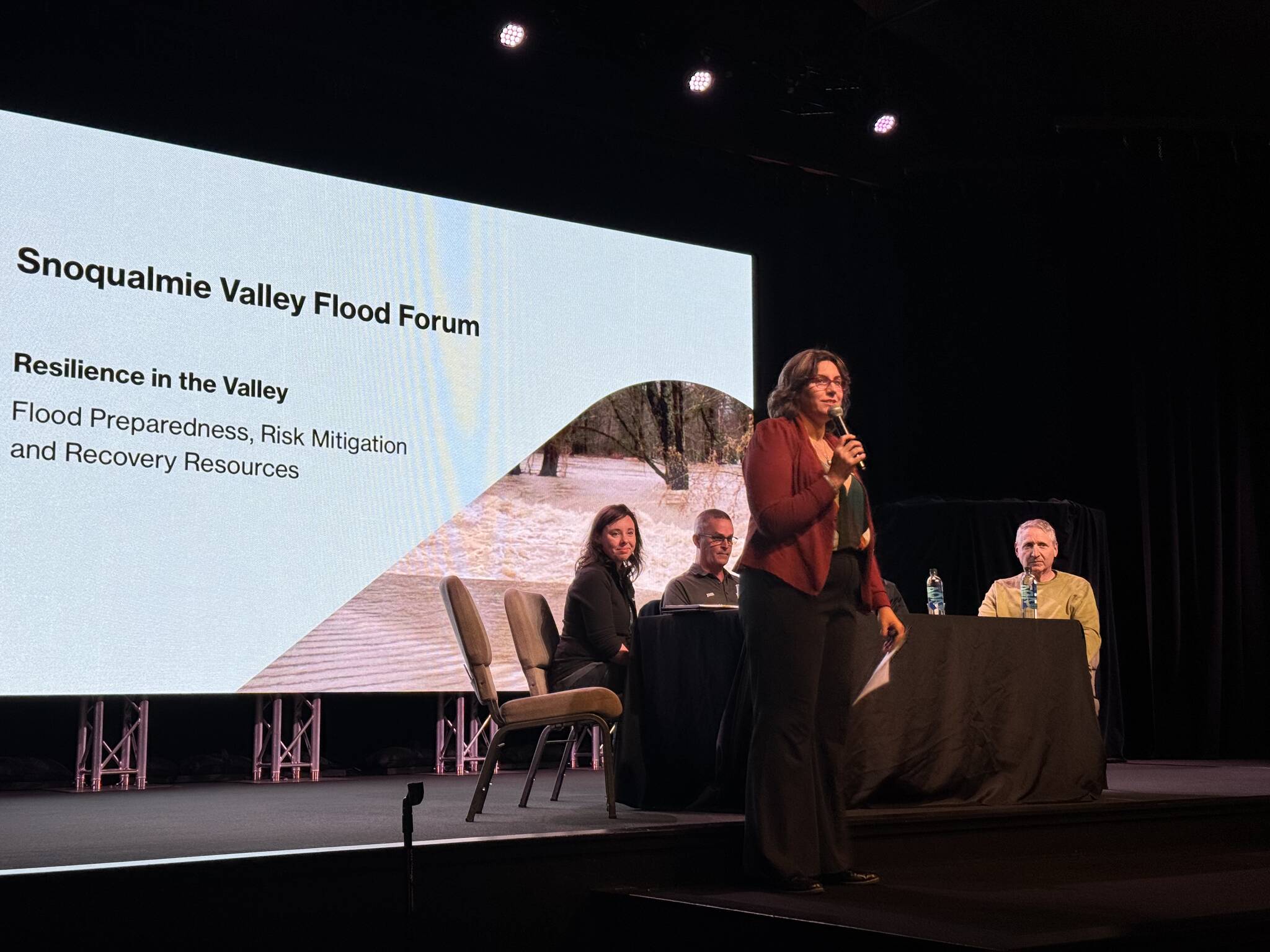 Angela Donaldson introduces the 2025 Snoqualmie Valley Flood Forum, Nov. 19, 2025. Grace Gorenflo/Valley Record
