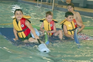 Paddling their way across the Si View Pool