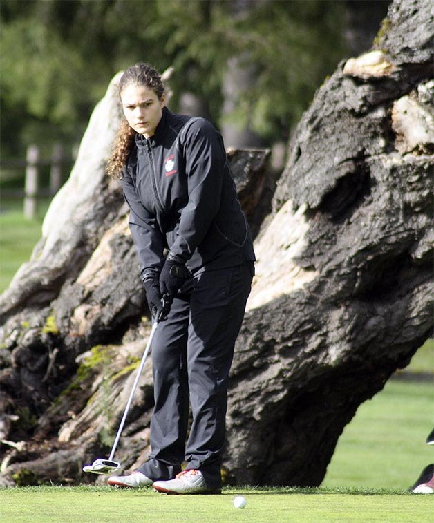Bianca Backman putts on Mount Si’s hole four during a jamboree Thursday