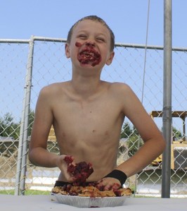 Sweet stuff: Pie eating contest, berry dessert baking competition test your taste buds