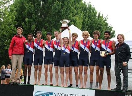 Left: Men’s Varsity 8+ team