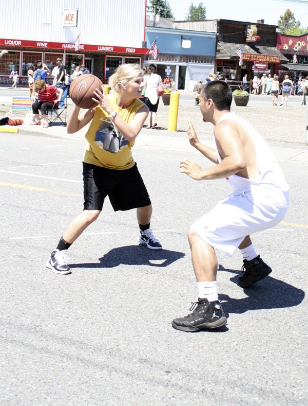 Just Moo It: 3-on-3 basketball tourney returns to Carnation
