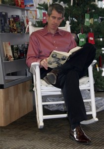 Taking time to read: Mayor promotes library program