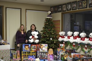Toys, and lots of them, help sheriff's staff, Kiwanis make for happier holiday  | Photo