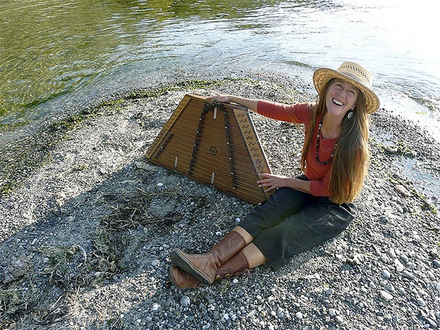 Singer/songwriter Carolyn Cruso performs at the Black Dog Cafe in Snoqualmie