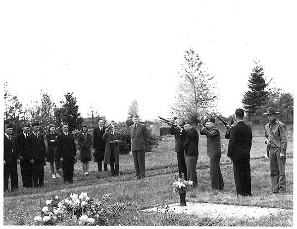A historic photo of an American Legion ceremony at Mount Si Memorial Cemetery on Memorial Day