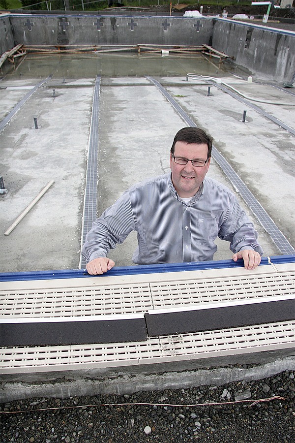 Watching as the golf club's newest amenity comes together