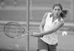 Tennis team rallies to finish season strong