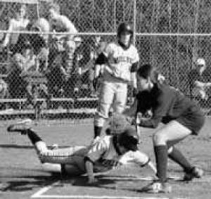 CHS scores early to earn win over Mercer Island