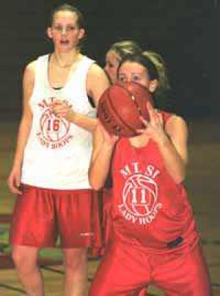 Mount Si girls look to climb to top of Kingco conference