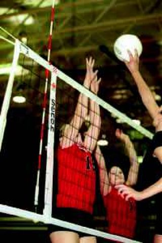 Cats go up by two against league leading Spartans, then fall 2-3